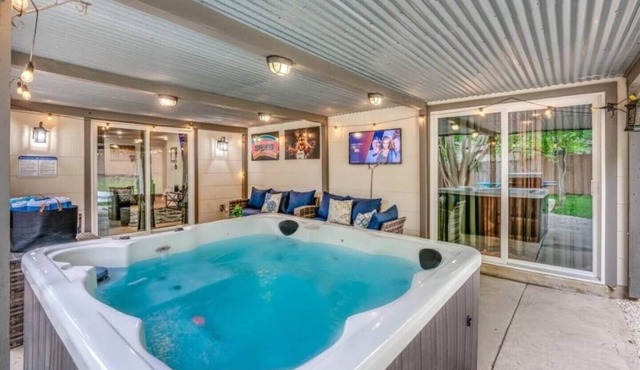 This house is a 3 bedroom(s), 2.5 bathrooms, located in San Antonio, TX.
