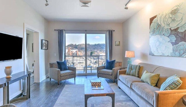 Three Bed Three Bath Central Downtown Condo