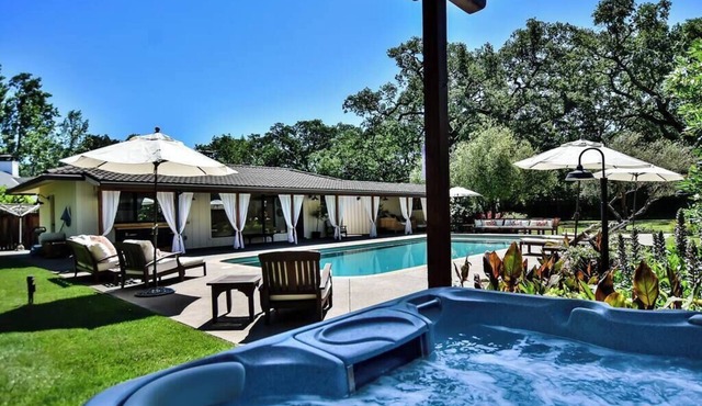 Twelve Oaks- Sonoma Estate- Pool, Spa & Sleeps 10