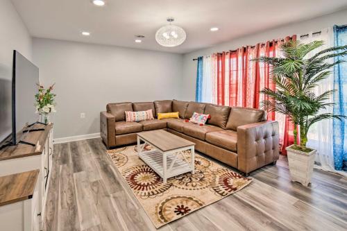 Updated Home w/Pool Table ~ 4 Mi to Hershey!