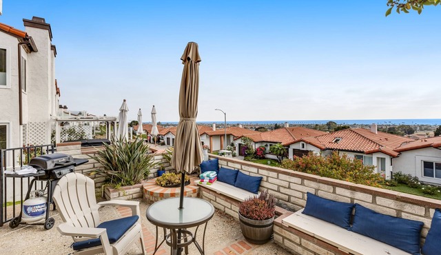 Upscale home with amazing ocean views - pool, hot tub and near beach