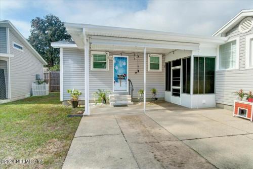 Urban Nest for Two Cozy Jax Hideaway