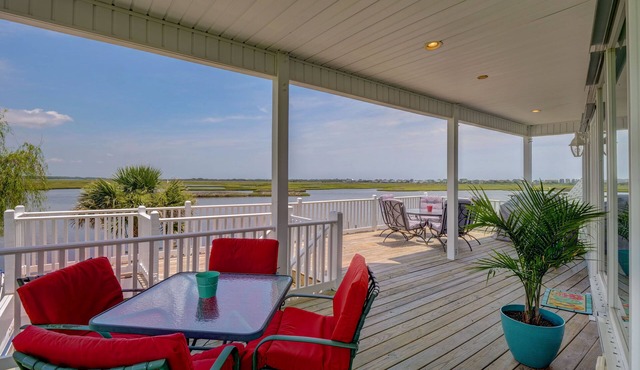 Vacation Paradise! Awesome Waterfront Home, Unbelievable View Of Stump Sound!