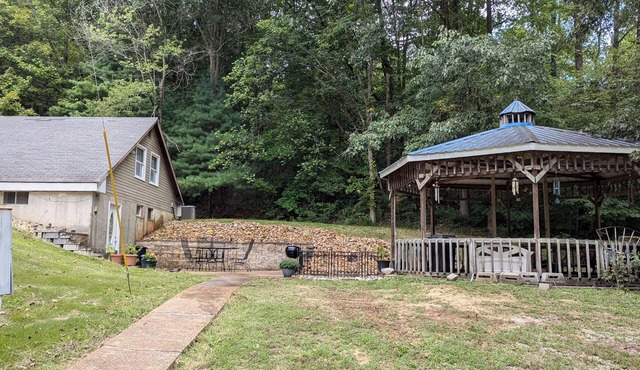 Wandering the wineries or hitting the hills? We got you! Come stay!