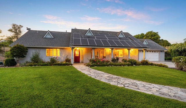 Waterfall Spa + Sunset Views | Atascadero Wine Country | Summer Place