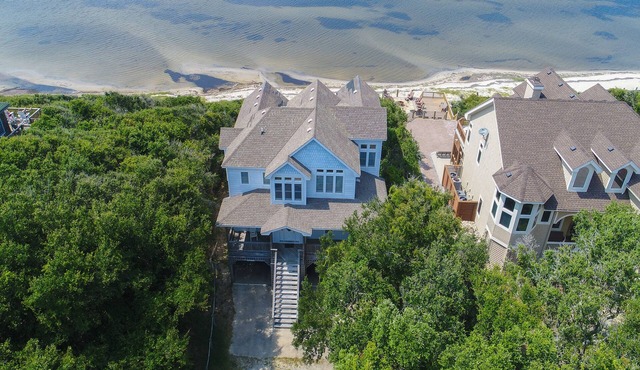 Waterfront house with private pool, hot tub, W/D, &vocean view