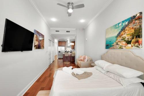 XL Studio - Studio with Pool & Scenic Rooftop
