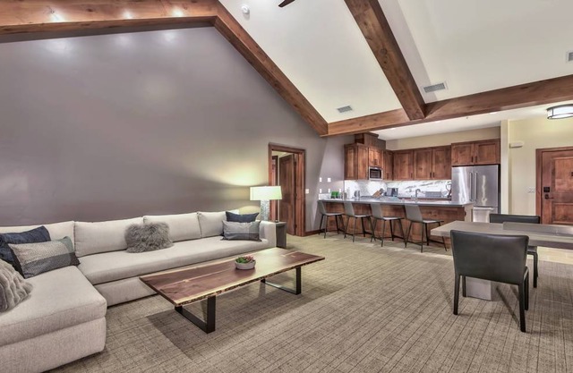 150 m² Condo ∙ 3 bedrooms ∙ 8 guests