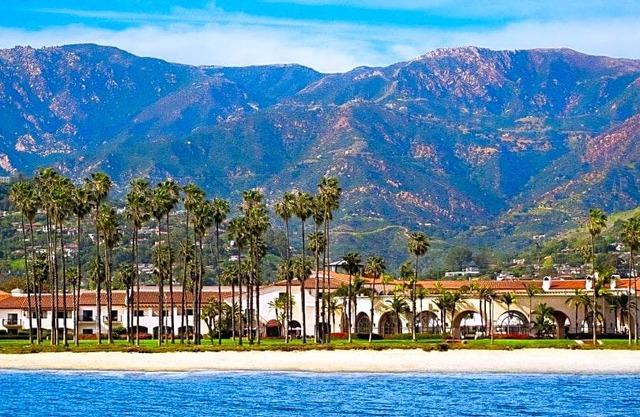4-Star Hotel ∙ Hilton Santa Barbara Beachfront Resort
