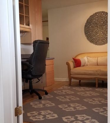 Bankers/Mission Hills Private 1+Bdr/1Bth Garden Apartment