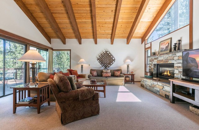 Horn Lodge Truckee 