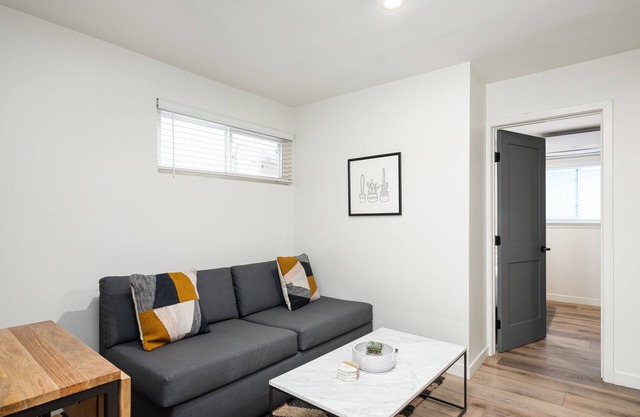 Beachside Queen Suite Steps from the Sand (201)
