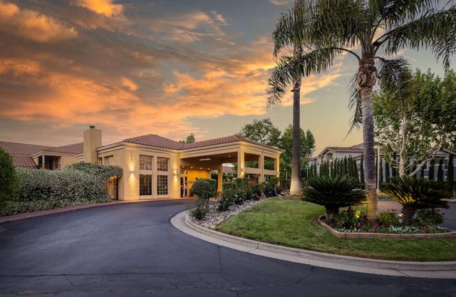 Best Western PLUS Dixon Davis