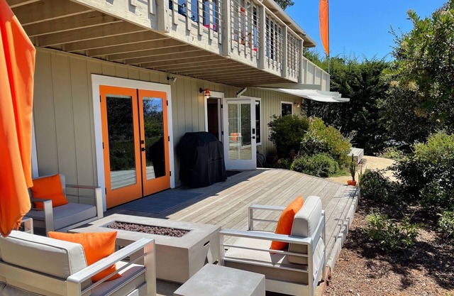 Carmel Big Sur-Style Guest House with Hot Tub, Decks & Views! CLOSING 12/24/25