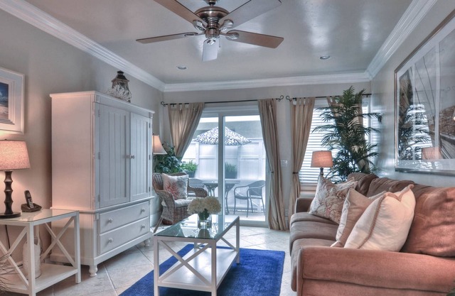 Chic Pier Bowl condo with patio - only 1 block to the beach