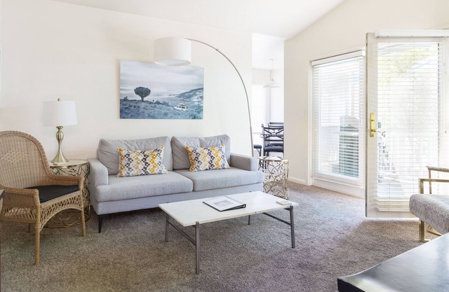 Downtown Napa! Unit C Walk to Everything! City Permit #VR16-0058