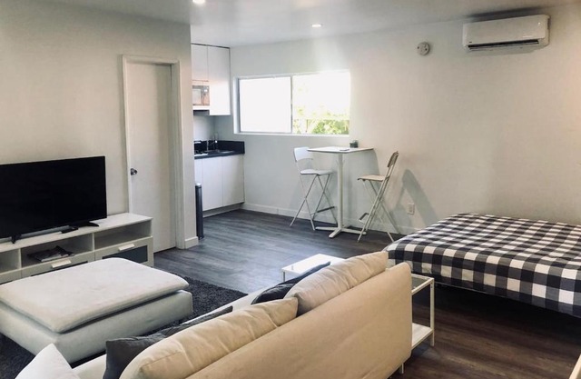 Executive West LA Studio, in courtyard building