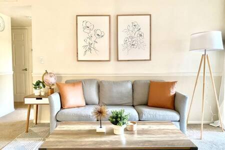 Experience Sacramento with Tranquil Lakeside Views