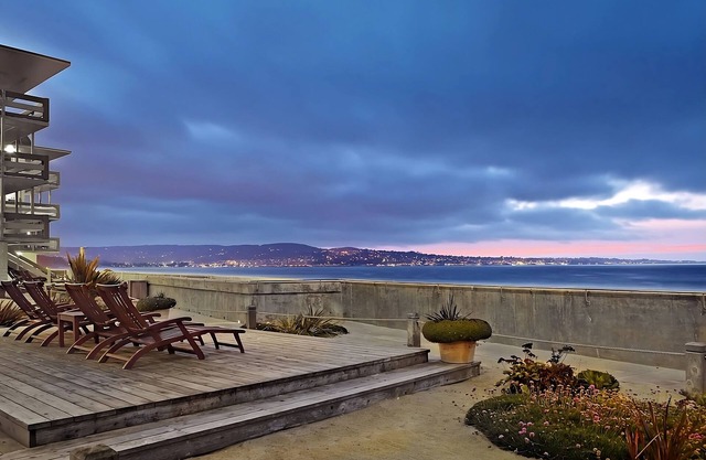 Friends Vacation! 2 Serene Units, Pet-Friendly Property, Outdoor Pool!