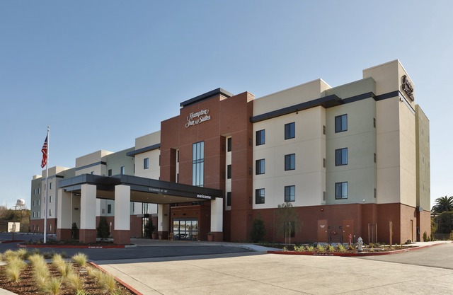 Hampton Inn & Suites Sacramento at Csus