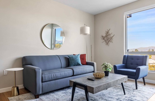Kasa | Welcoming Room + Pool Access | Santa Clara