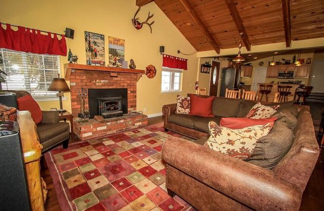 Lazy Bear Lodge 1235