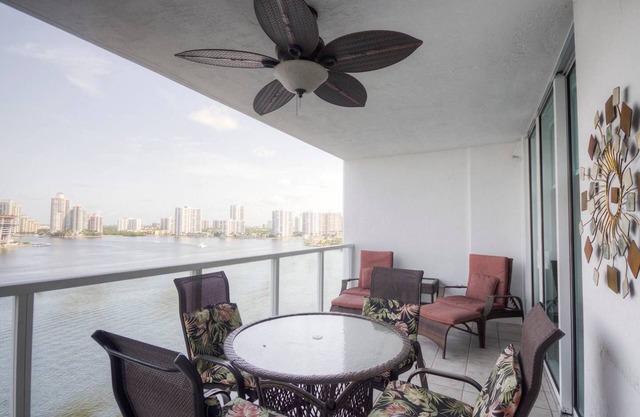 Le Marina Bay PH5 STR-01500