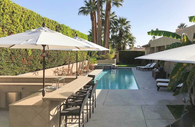 Luxurious Palm Springs Retreat: Pvt Pool & Hot Tub