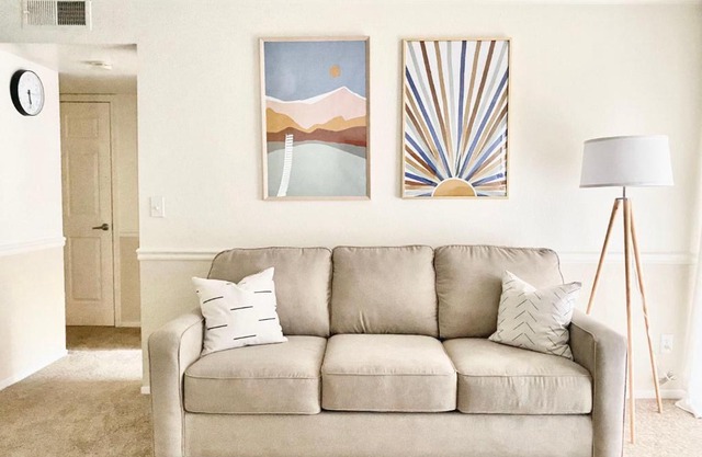 Luxury Sacramento Apartment, King Bed, Fast Wi-Fi