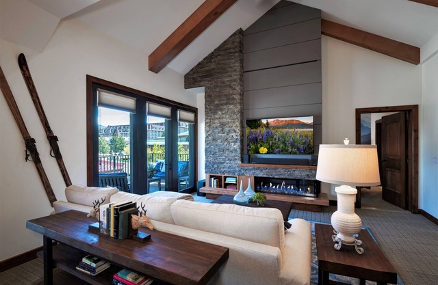Luxury Two Bedroom Residence Steps From Heavenly Village Book 7 Nights for 10% Off by RedAwning