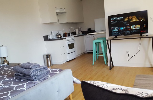 Modern Studio In West LA Area With Balcony And Parking