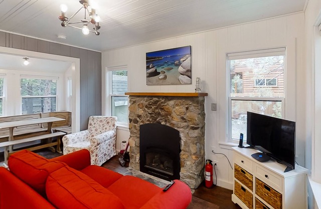 New listing! Efficient home away w/ spacious deck & full kitchen - dogs ok!
