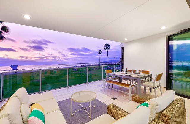 Oceanfront condo with unobstructed ocean views & central AC - dog-friendly
