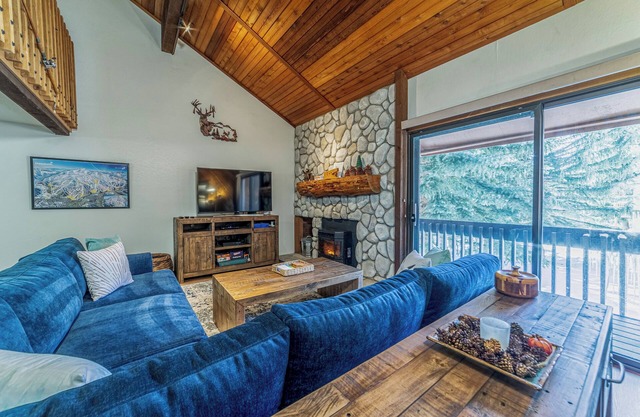 Peaceful Snowcreek Retreat 492