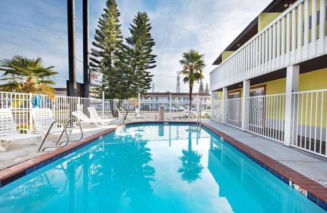 Quality Inn & Suites Sacramento