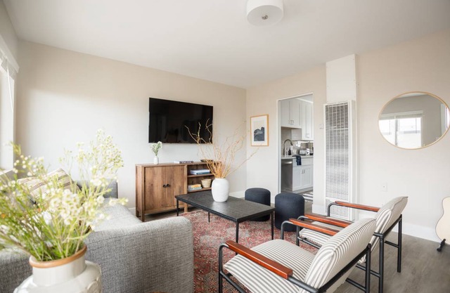 Seashore IV by AvantStay Comfortable La Jolla Flat 5mins from the Beach!