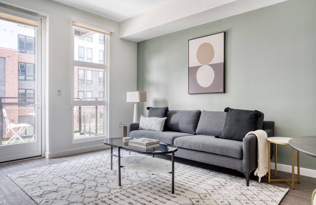 Serene Emeryville 1BR w/Pool, Gym & W/D, walk to Safeway, by Blueground