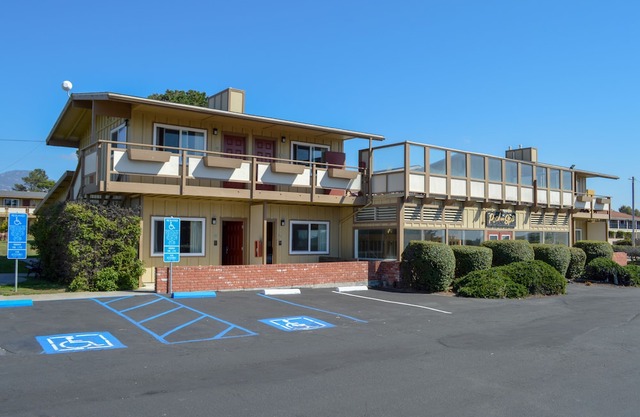 Silver Surf Motel San Simeon