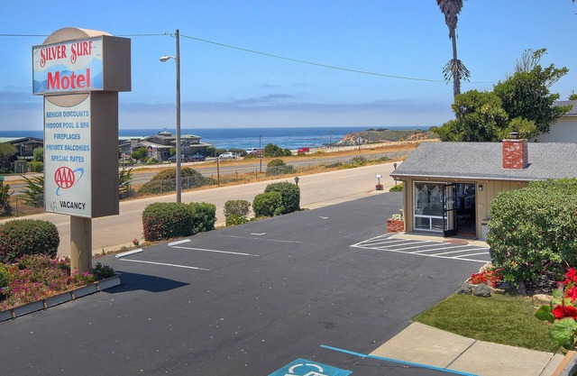 Silver Surf Motel