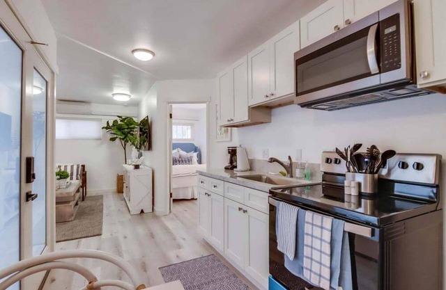 Steps to Ocean & Bay * Remodeled * A/C
