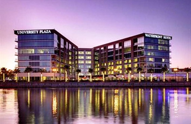 University Plaza Waterfront Hotel 