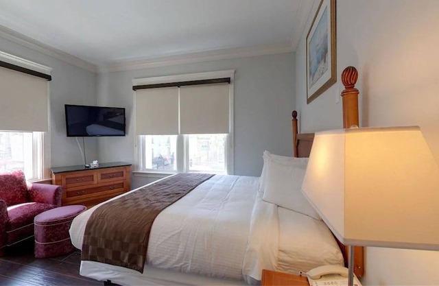 Warfield Hotel