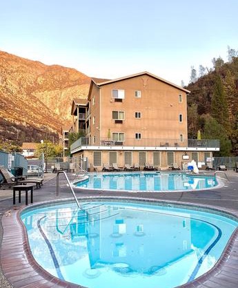 Yosemite View Lodge