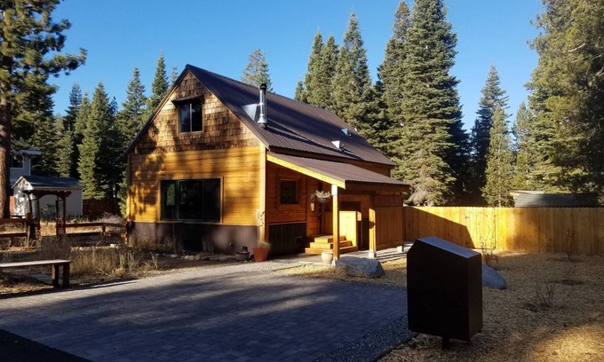 Tahoe Paradise House | 107 m² House ∙ 2 bedrooms ∙ 6 guests