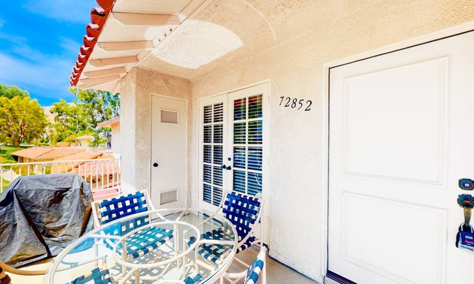 Palm Desert Condo | 112 m² Condo ∙ 2 bedrooms ∙ 5 guests