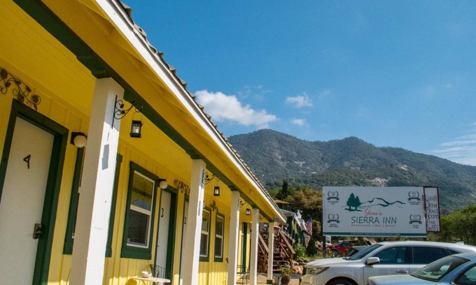 Dunlap House | 112 m² Motel ∙ 7 guests