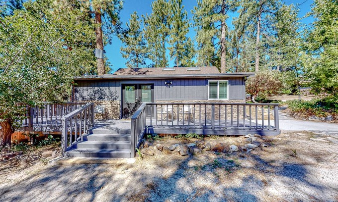 Idyllwild Cabin | 120 m² Cabin ∙ 2 bedrooms ∙ 6 guests