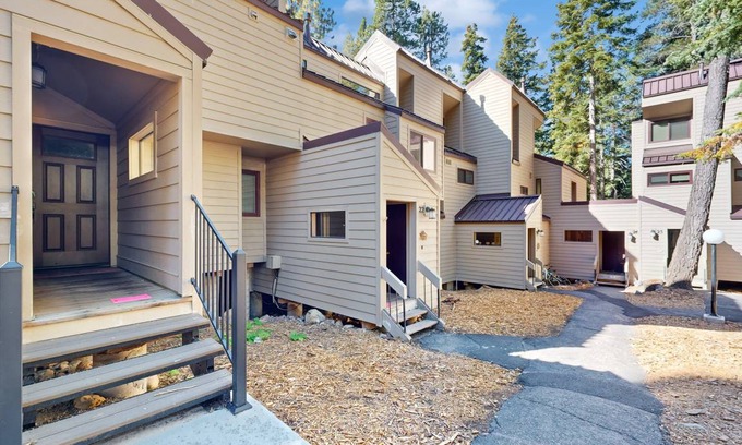 Carnelian Woods Condo | 122 m² Condo ∙ 2 bedrooms ∙ 6 guests