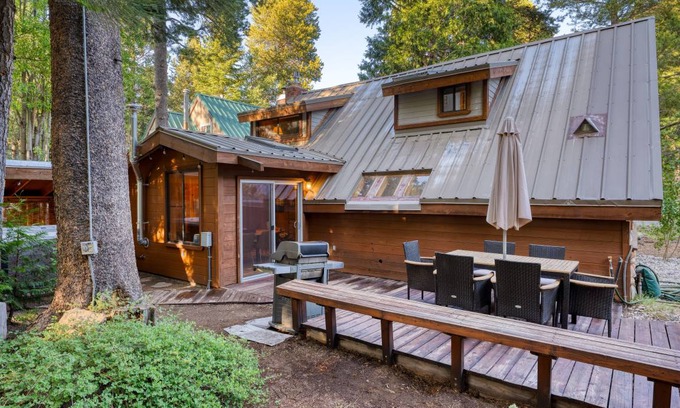 Tahoma House | 135 m² House ∙ 3 bedrooms ∙ 6 guests