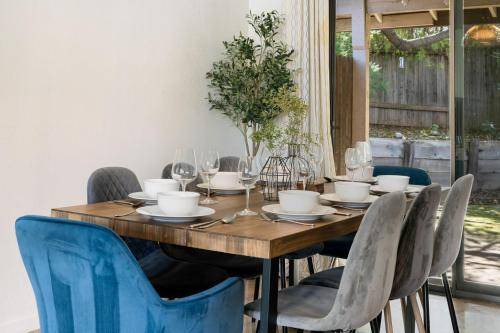 Pleasant Grove House | 148 m² House ∙ 3 bedrooms ∙ 8 guests